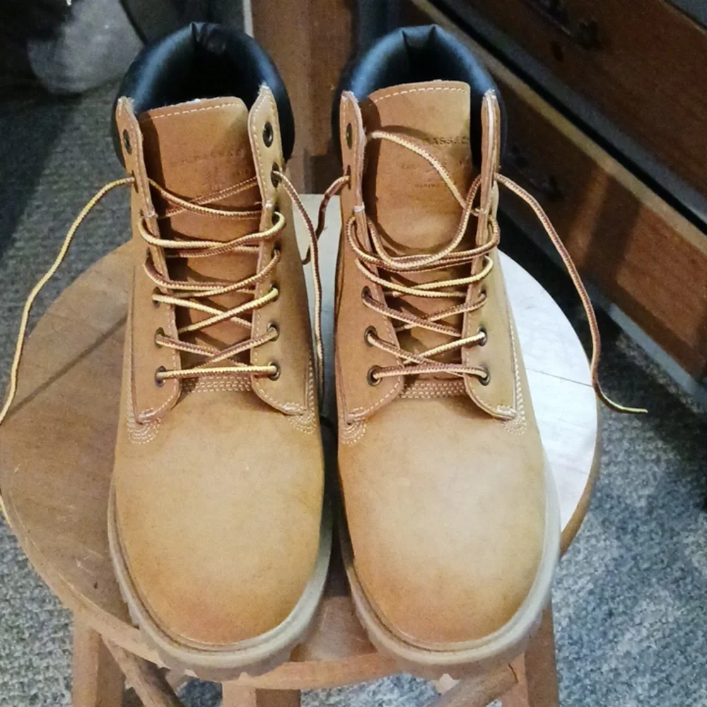 Work boots - Picture 1 of 4